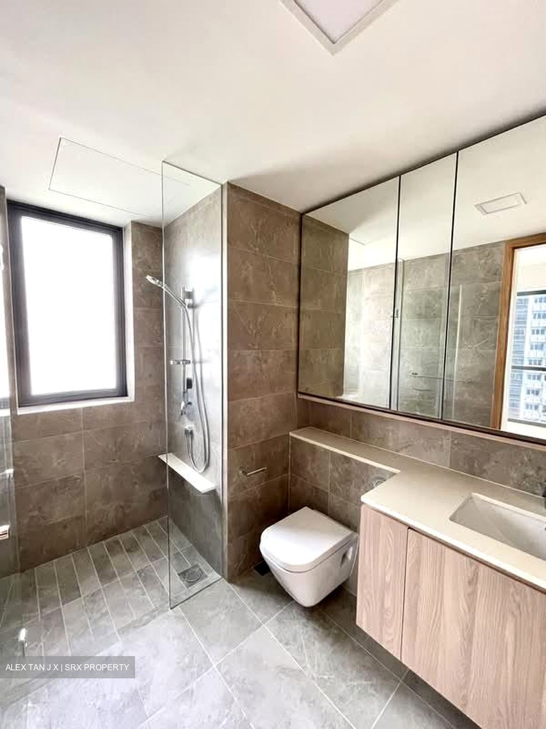 Twin Vew (D5), Apartment #562008151
